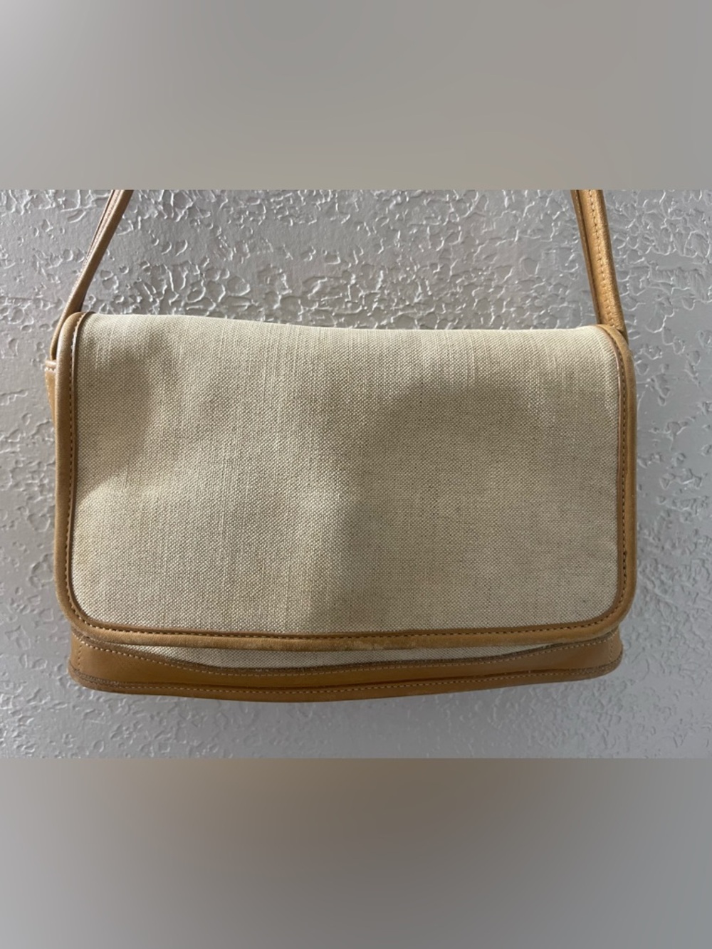 Coach Y2K Cream Canvas Shoulder Bag with Tan Leather Trim - Picture 2 of 11